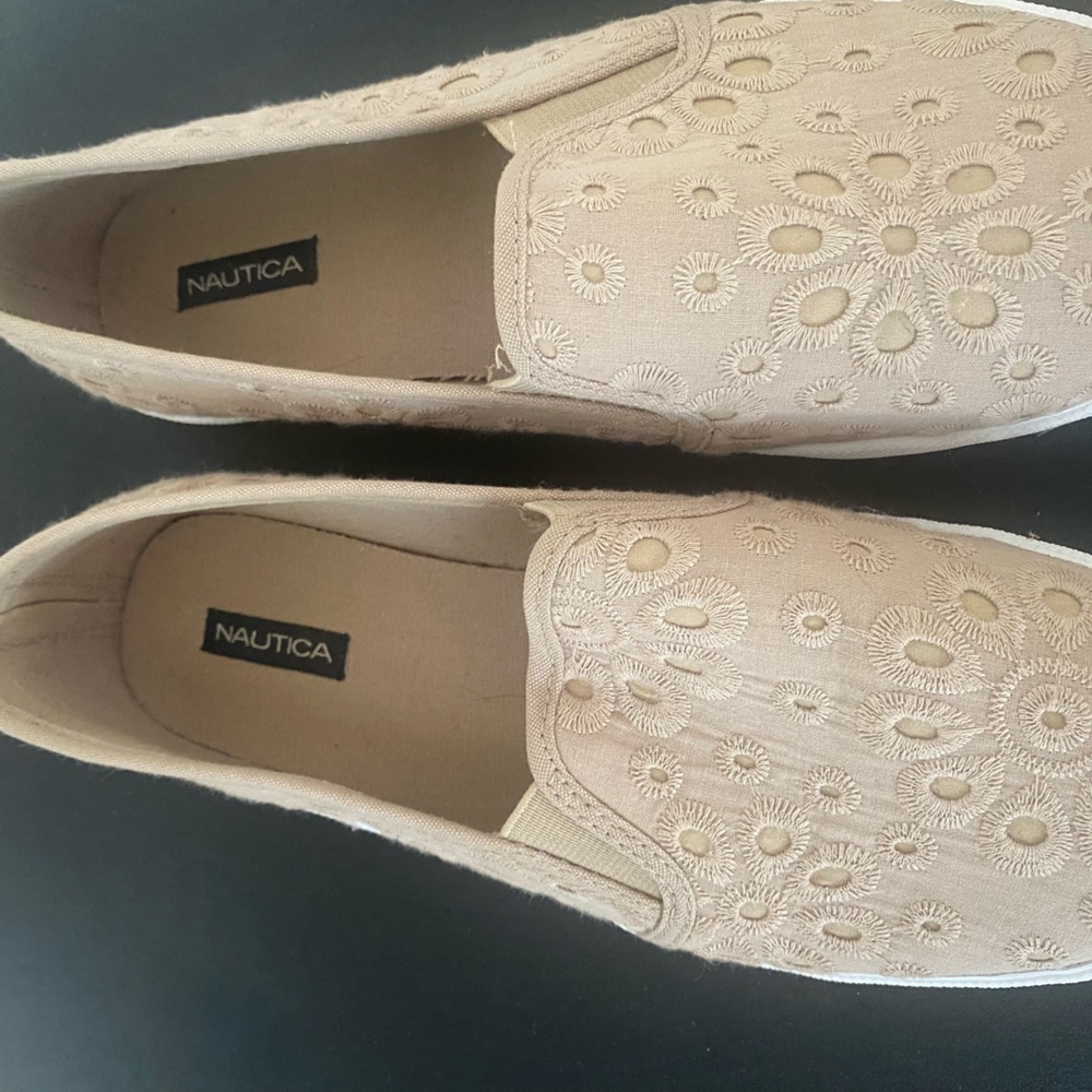 Tan lightweight Nautica brand size 8.5